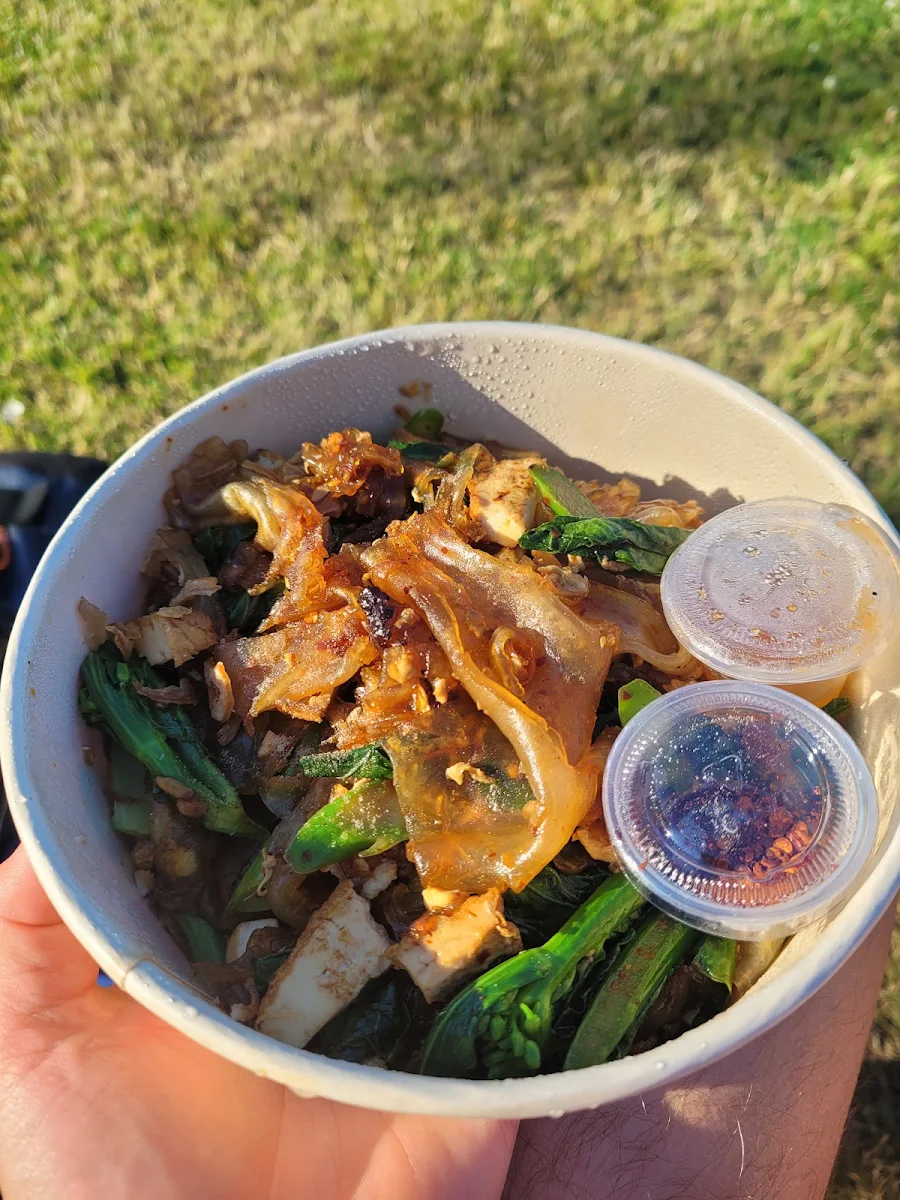 Pad See EW ผัดซีอิ๊ว